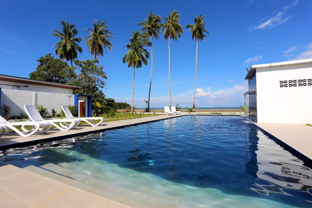 Rafflesia Resort Lundu Екстер'єр фото