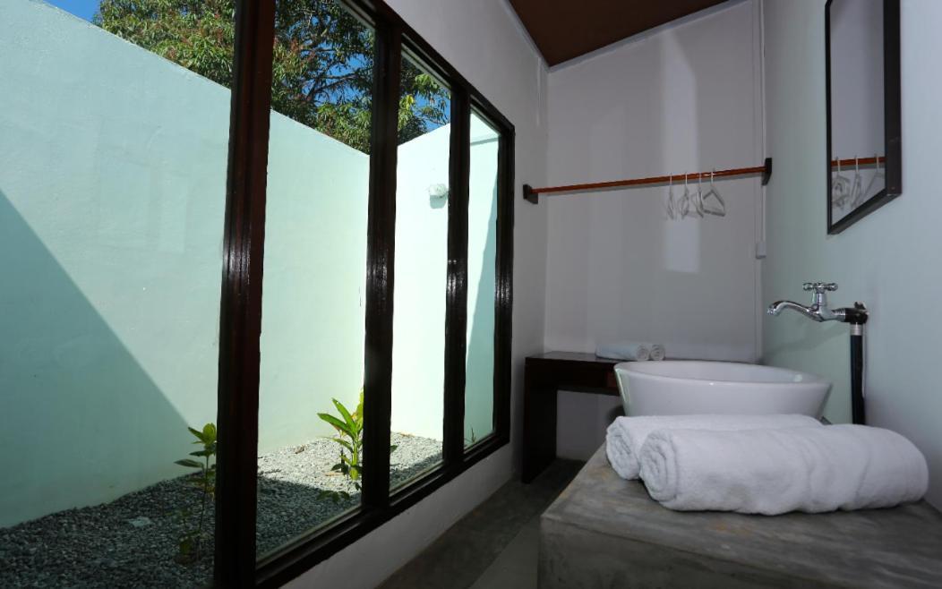 Rafflesia Resort Lundu Екстер'єр фото