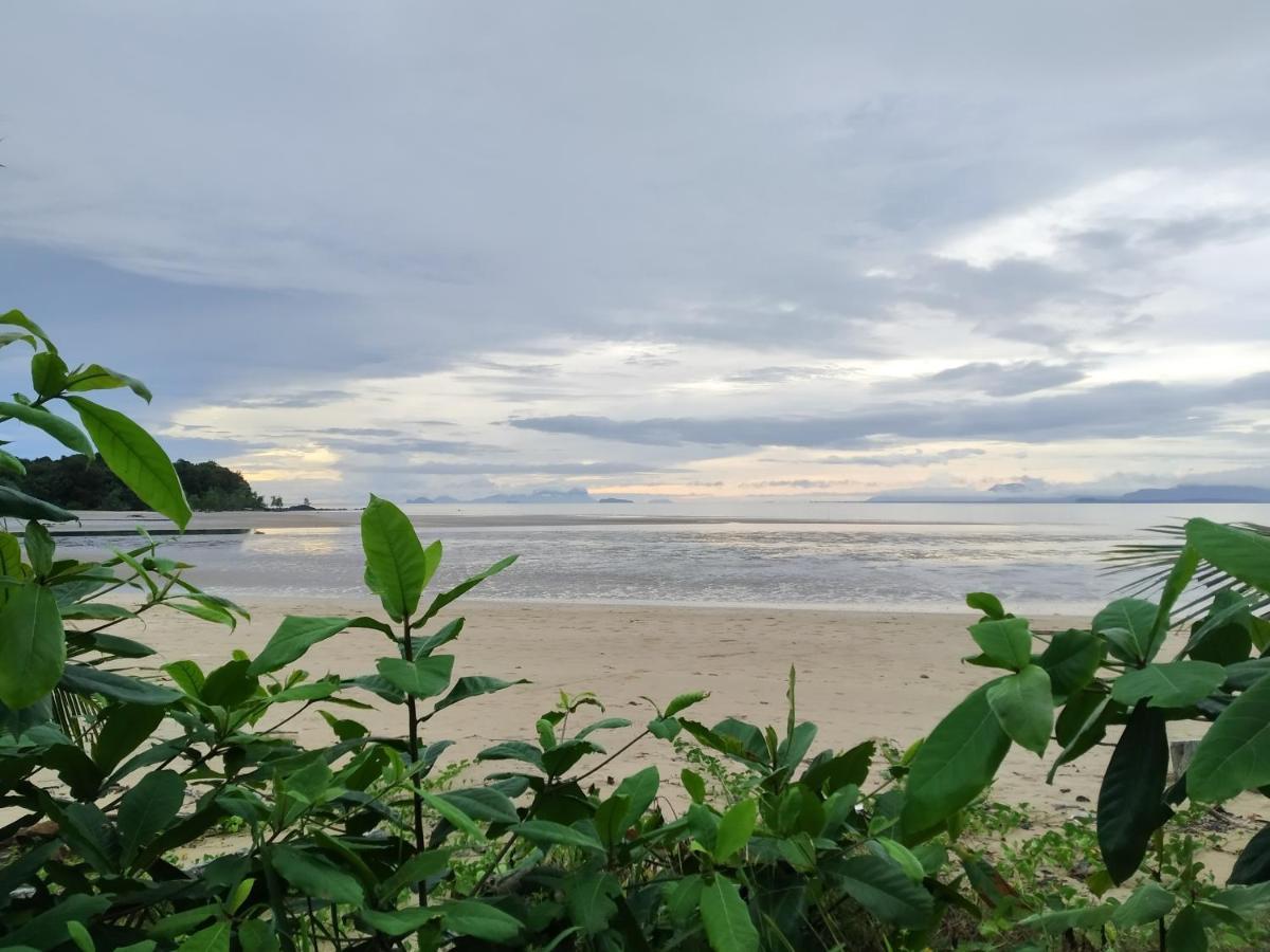 Rafflesia Resort Lundu Екстер'єр фото