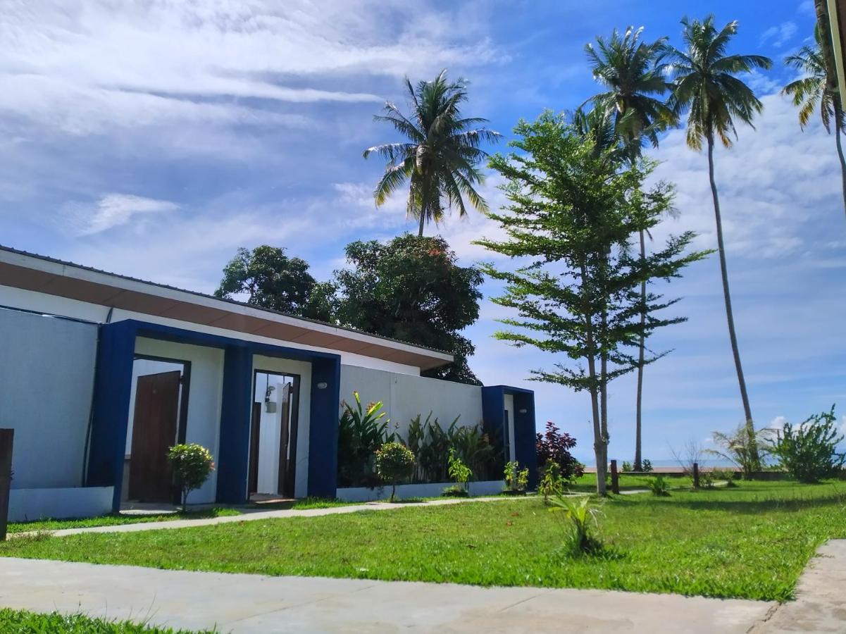 Rafflesia Resort Lundu Екстер'єр фото